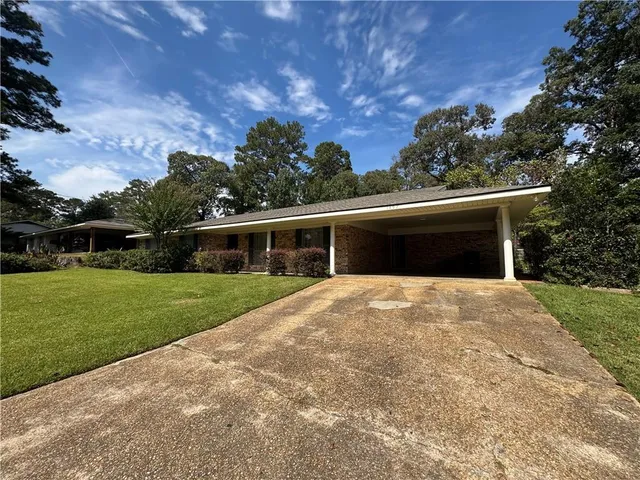 $225,000 | 1497 Susek Drive, Pineville, LA 71360