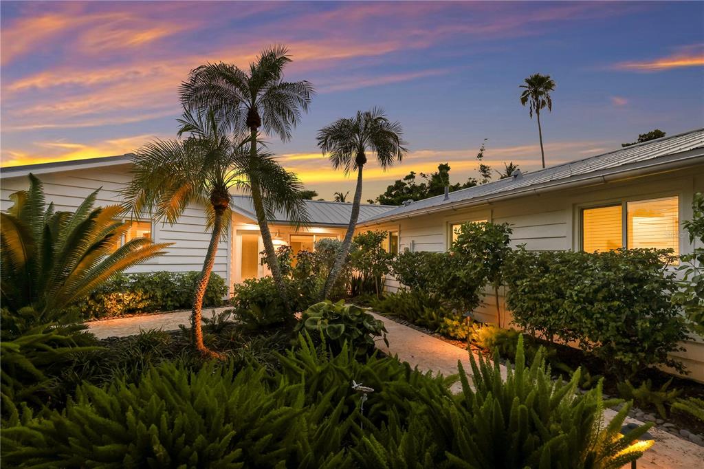 6561 Bayou Hammock Road Longboat Key, FL 34228 - Photo 7 of 81 Gallery Image 7