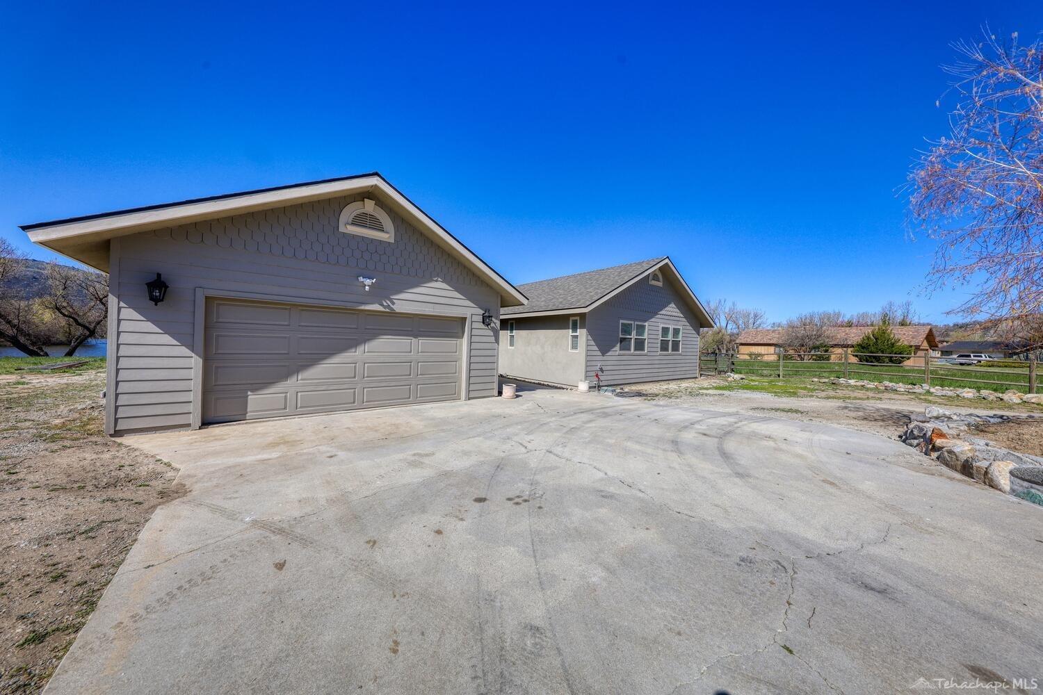 29540 Fawn Way Tehachapi, CA 93561 - Photo 6 of 42 Gallery Image 6