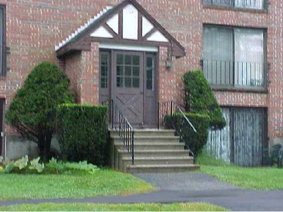 4-5 Brookside Drive, Unit 5 Exeter, NH 03833 - Photo 1 of 1