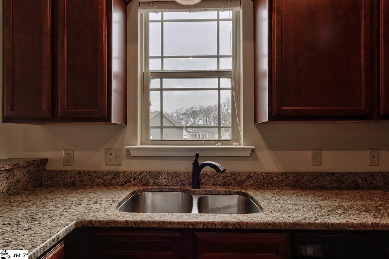9 Donemere Way Fountain Inn, SC 29644 - Photo 8 of 36
