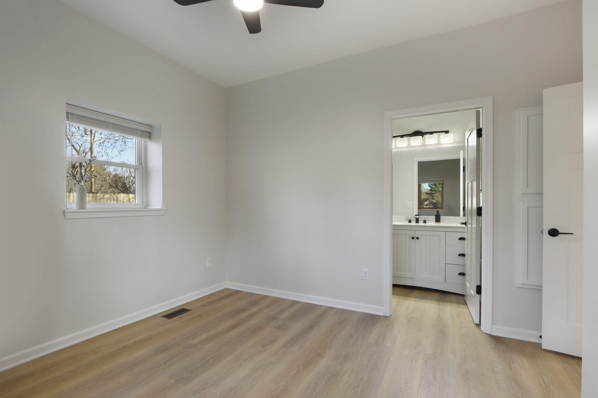 N6620 Forest Road Sugar Creek, WI 53121 - Photo 21 of 38 Primary Bedroom