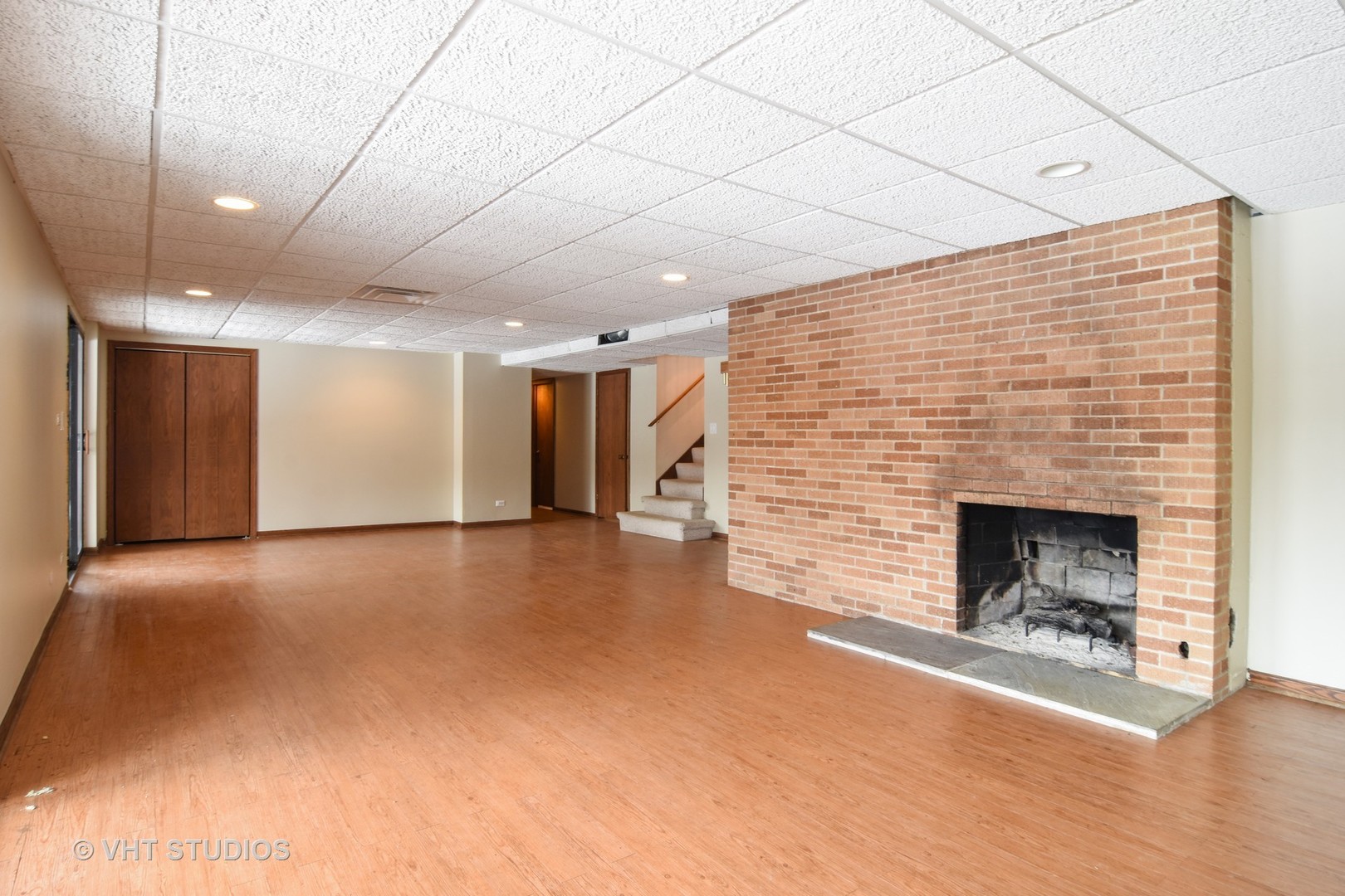 21098 North Valley Road Kildeer, IL 60047 - Photo 13 of 16 a view of empty room with a fireplace
