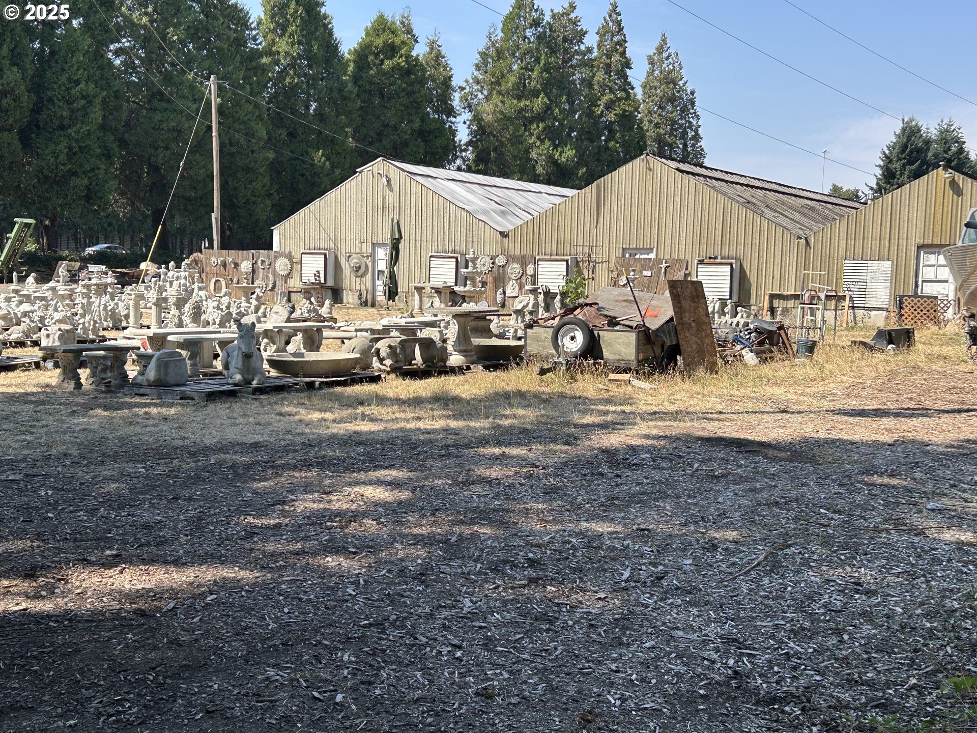 1130 Anderson Lane Springfield, OR 97477 - Photo 4 of 6 a view of a back yard of the house
