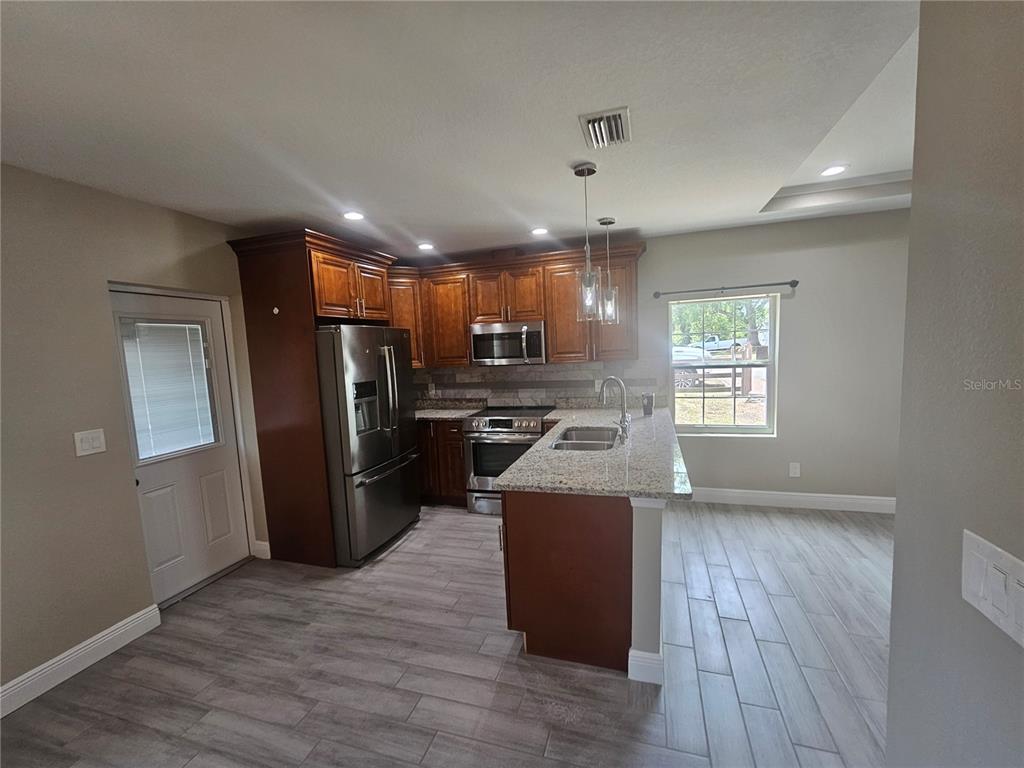 33175 Patrice Road Dade City, FL 33523 - Photo 9 of 24