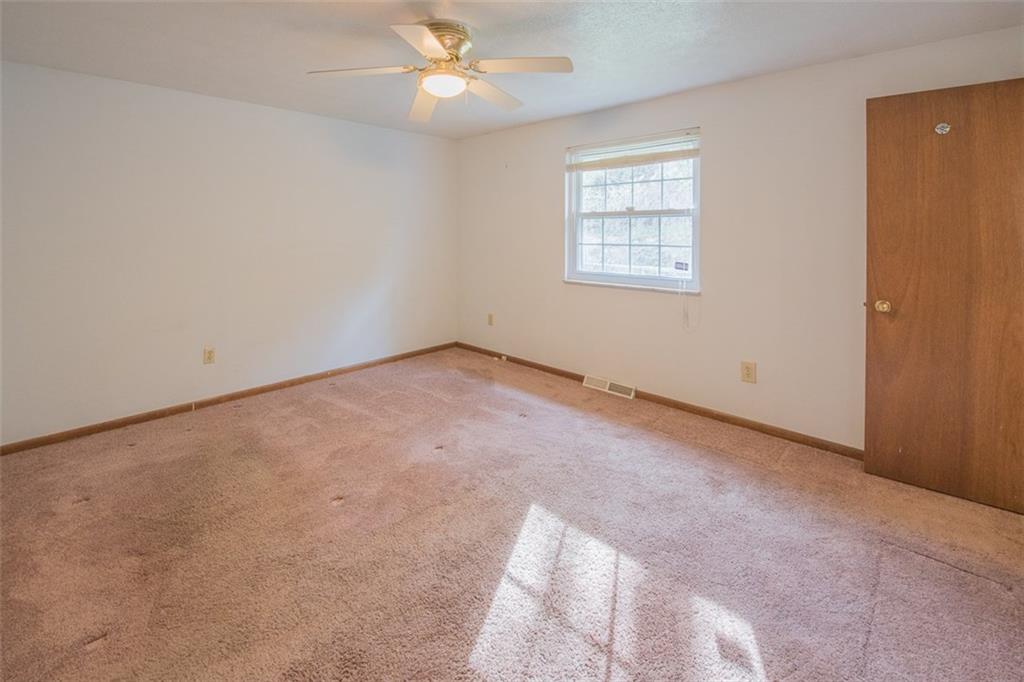 1079 O'Block Road Pittsburgh, PA 15239 - Photo 8 of 21 Gallery Image 8