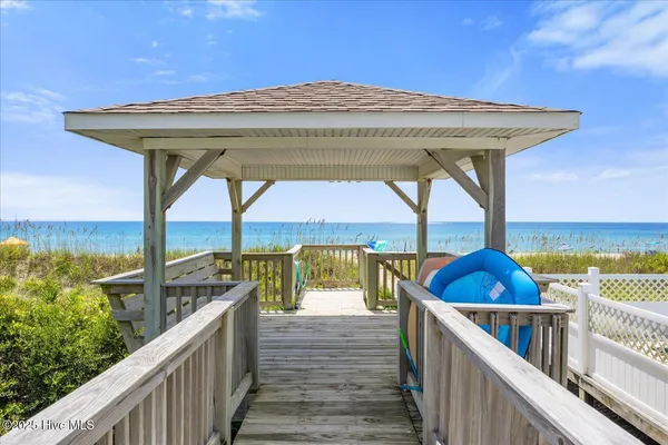 $2,599,000 | 6715 Ocean Drive, Emerald Isle, NC 28594
