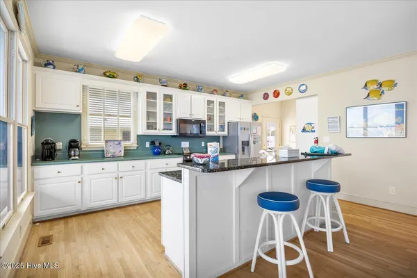 $2,599,000 | 6715 Ocean Drive, Emerald Isle, NC 28594
