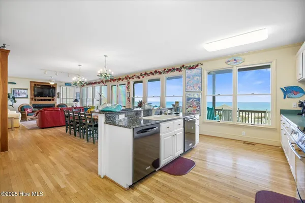 $2,599,000 | 6715 Ocean Drive, Emerald Isle, NC 28594