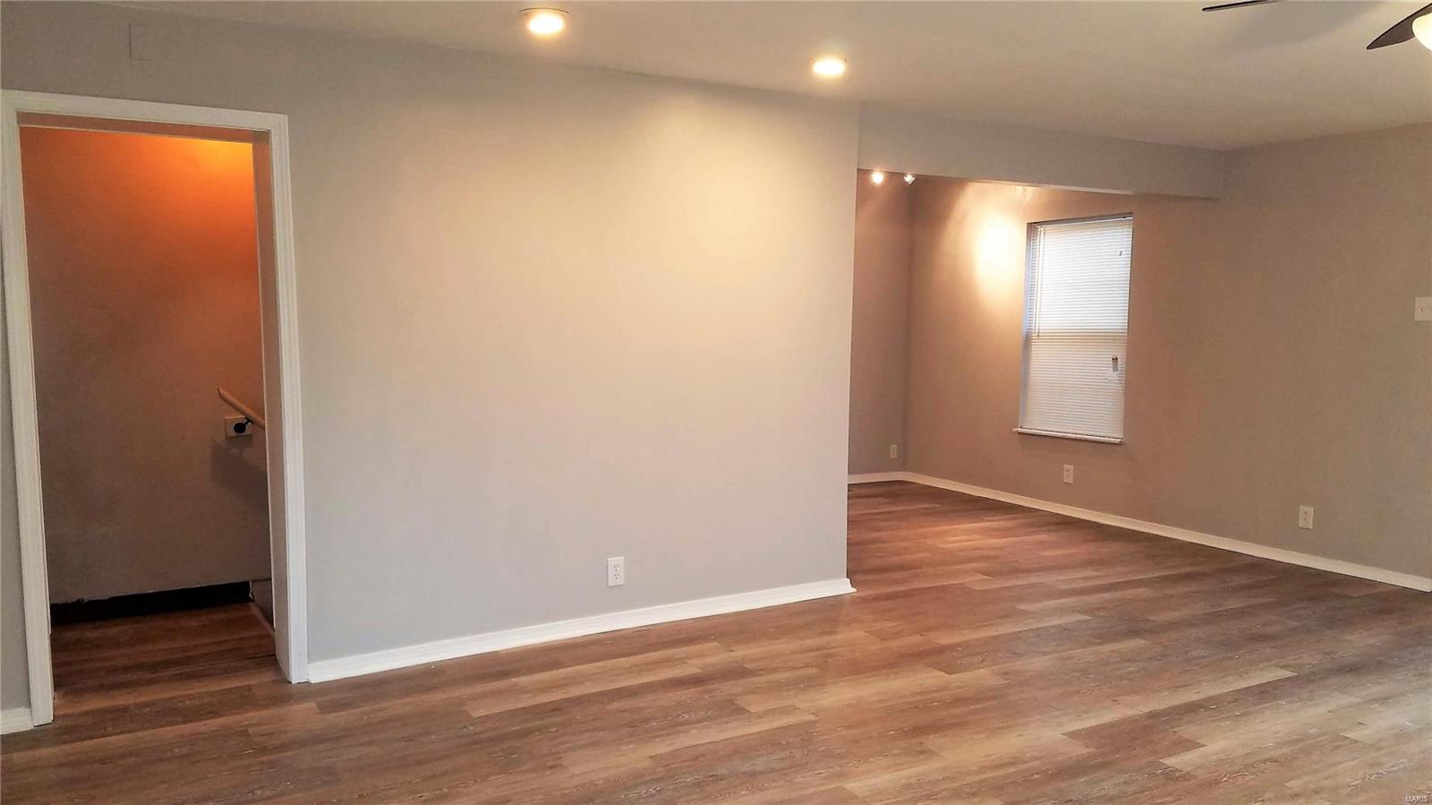7032 Rohn Drive St. Louis, MO 63121 - Photo 5 of 34 Gallery Image 5