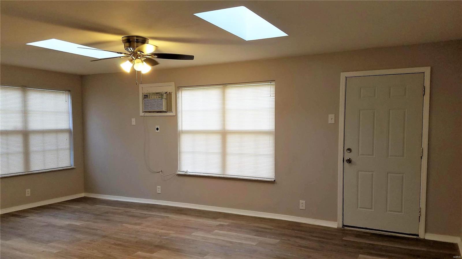 7032 Rohn Drive St. Louis, MO 63121 - Photo 6 of 34 Gallery Image 6