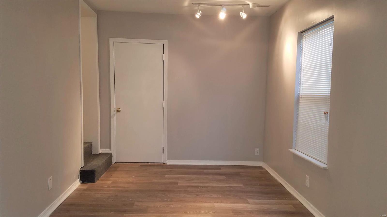7032 Rohn Drive St. Louis, MO 63121 - Photo 7 of 34 Gallery Image 7