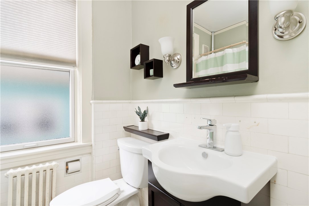 83 Colonial Road Providence, RI 02906 - Photo 20 of 37