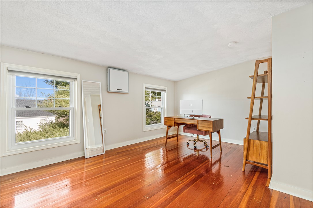 83 Colonial Road Providence, RI 02906 - Photo 27 of 37