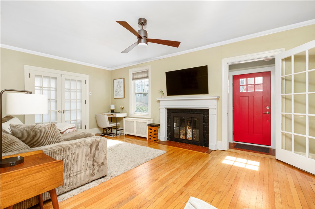 83 Colonial Road Providence, RI 02906 - Photo 5 of 37