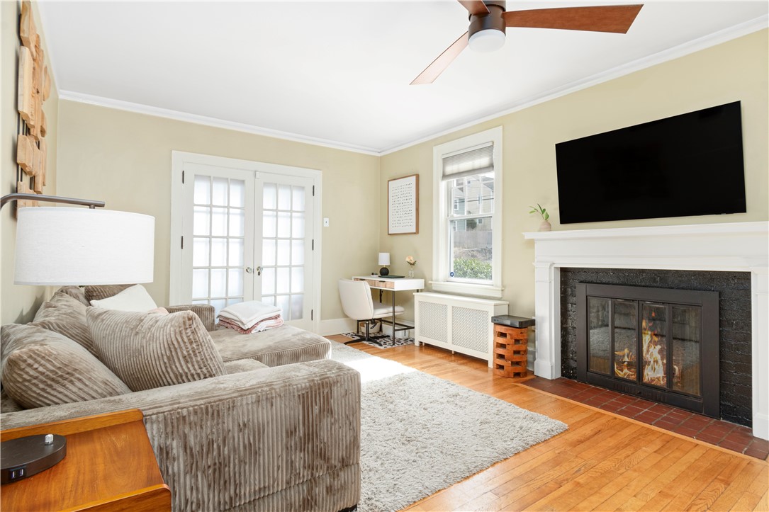 83 Colonial Road Providence, RI 02906 - Photo 7 of 37