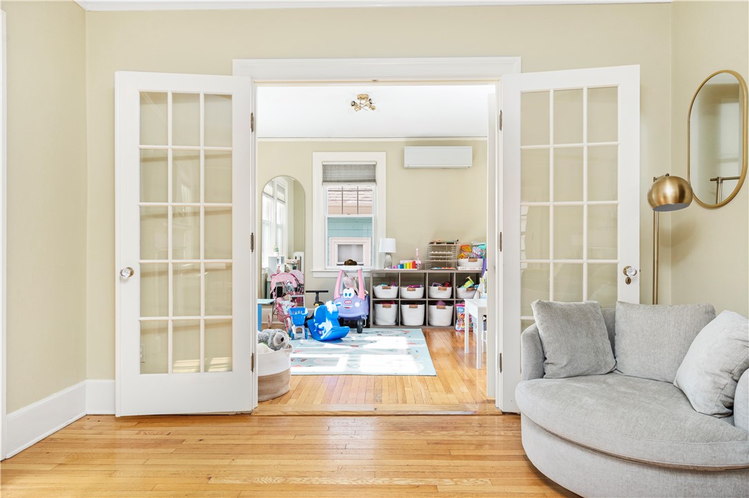 83 Colonial Road Providence, RI 02906 - Photo 8 of 37