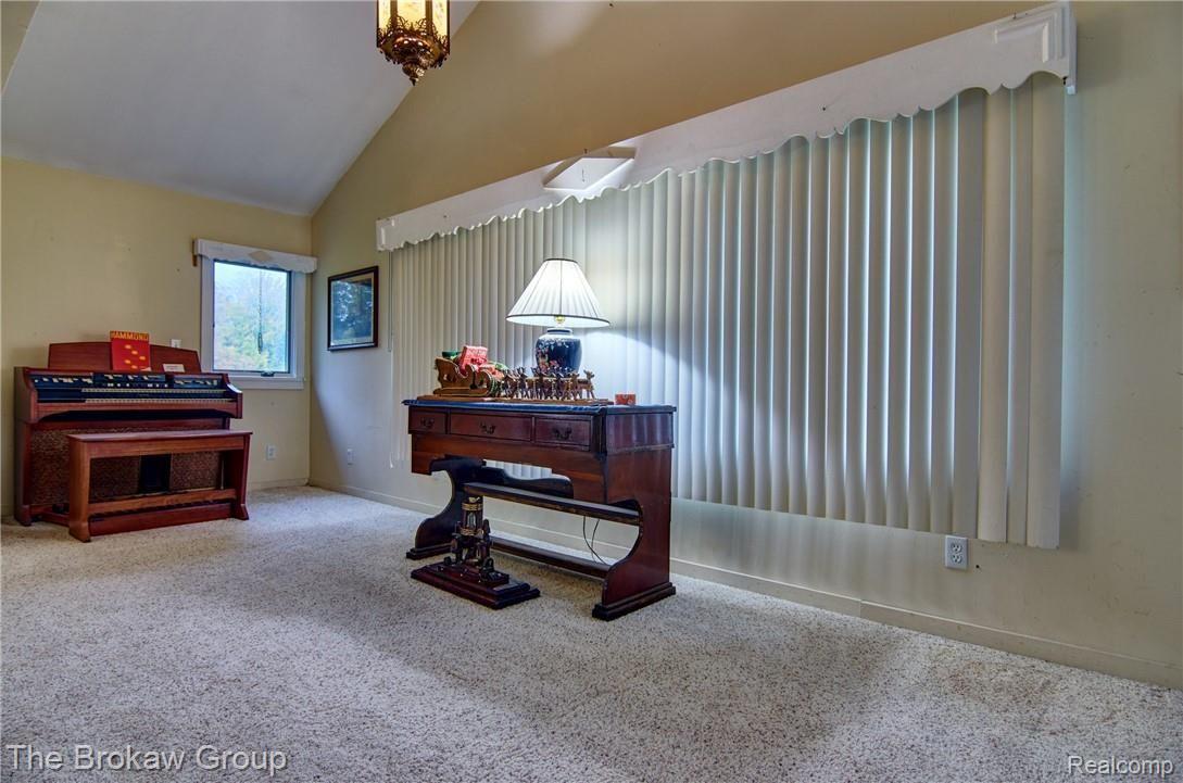 3940 Old King Road Saginaw, MI 48601 - Photo 8 of 74 _DSC0388_89_90.jpg