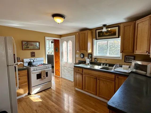 $259,900 | 47 Waite Hill Road, Pawlet, VT 05761