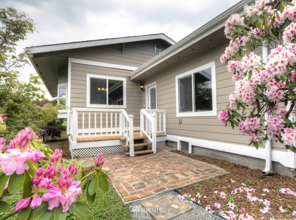 4184 Hoff Road Bellingham, WA 98225 - Photo 2 of 19