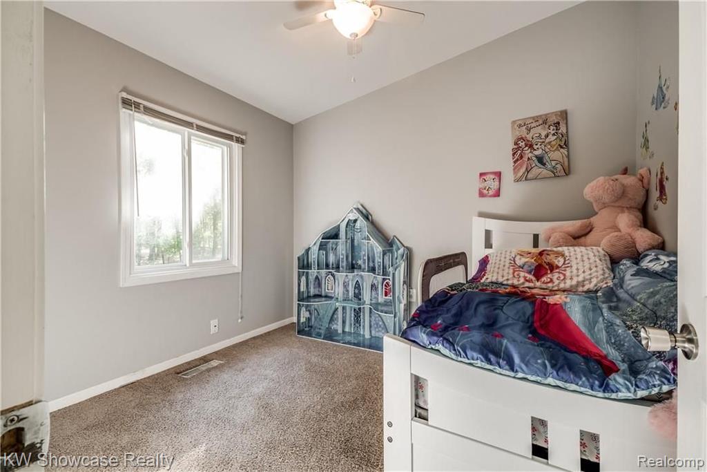 1388 Omega Road Walled Lake, MI 48390 - Photo 20 of 21