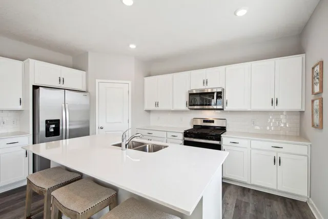 $425,000 | 480 Blueridge Street Southwest, Delano, MN 55328