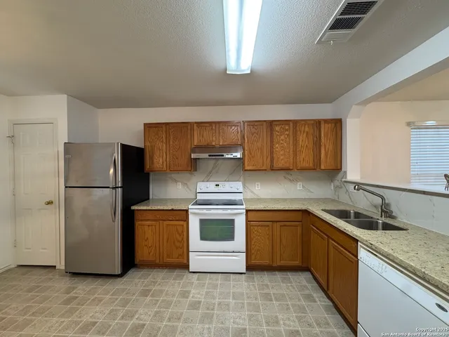 $1,600 | 8027 Seatide Vista, San Antonio, TX 78249