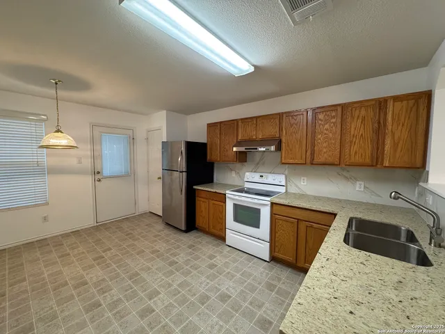 $1,600 | 8027 Seatide Vista, San Antonio, TX 78249