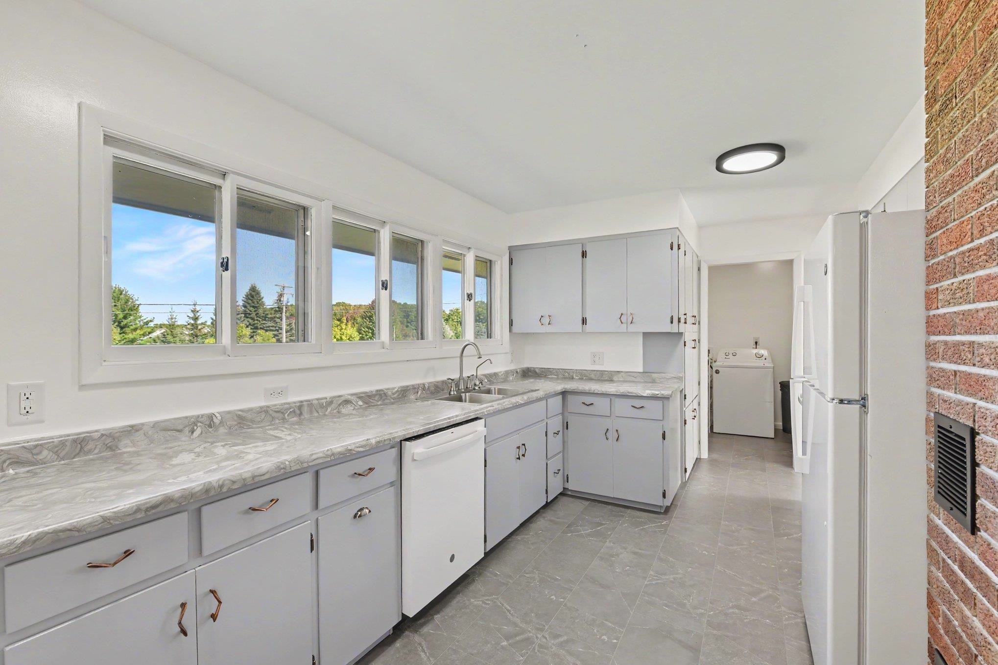 3339 Hartman Road Traverse City, MI 49685 - Photo 8 of 42 Gallery Image 8