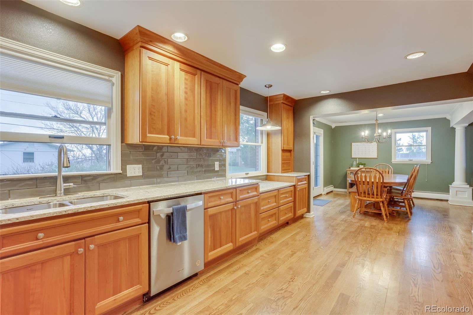 6952 Dover Circle Arvada, CO 80004 - Photo 13 of 40