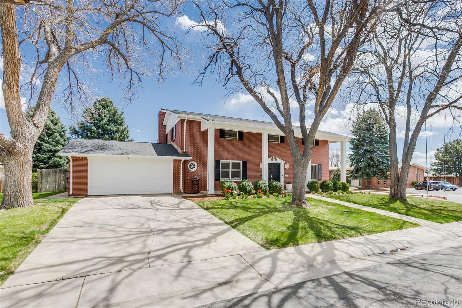 6952 Dover Circle Arvada, CO 80004 - Photo 3 of 40