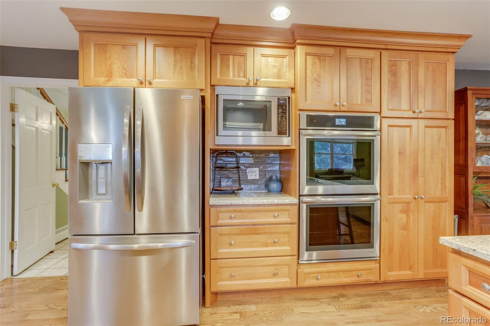 6952 Dover Circle Arvada, CO 80004 - Photo 5 of 40