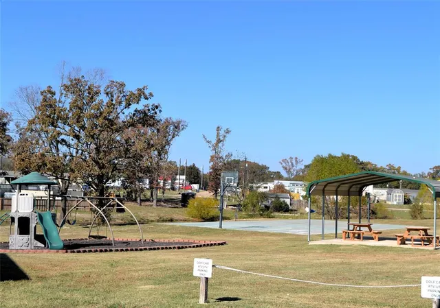 a view of a basketball court