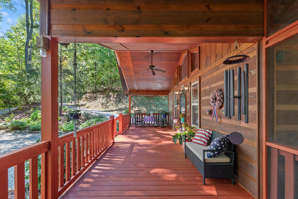 327 Eagles Nest Lane Blue Ridge, GA 30513 - Photo 2 of 18 Gallery Image 2
