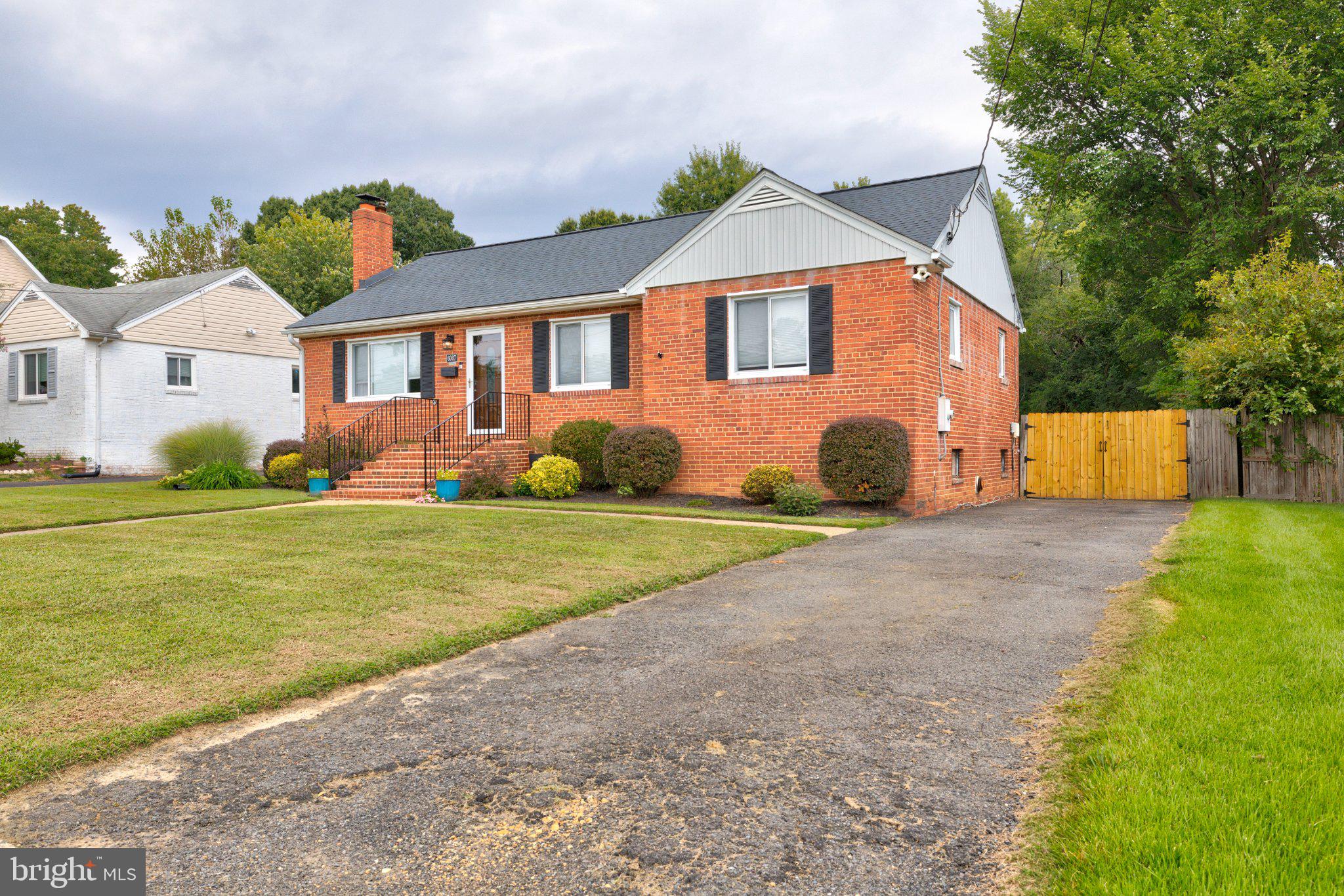 6007 Frederick Street Springfield, VA 22150 - Photo 3 of 48 Gallery Image 3