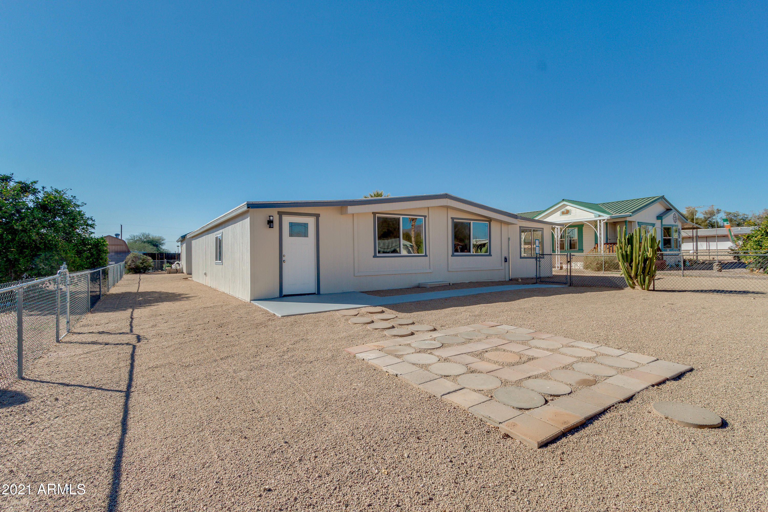 2294 South Descanso Road Apache Junction, AZ 85119 - Photo 3 of 38 03-Descanso