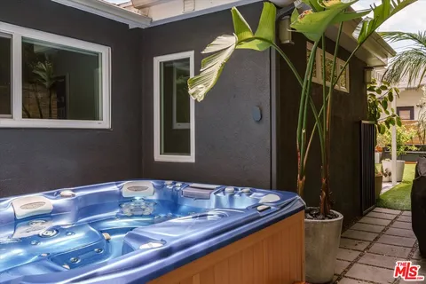 $1,799,000 | 2583 Canyon Drive, Los Angeles, CA 90068