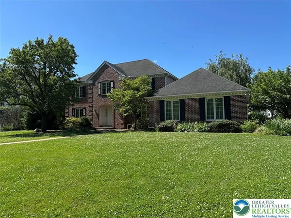 $575,000 | 4528 Canterbury Drive, Emmaus, PA 18049