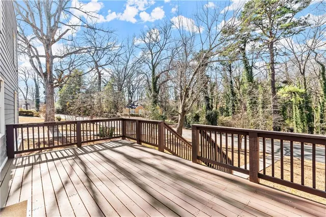 a view of a yard with street light