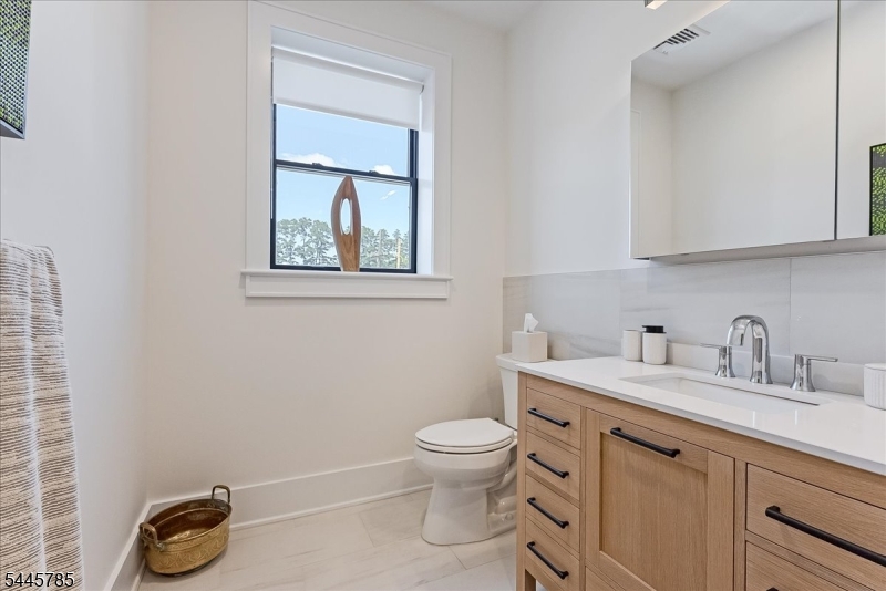 35 Main Street, Unit 3B Millburn, NJ 07041 - Photo 14 of 33