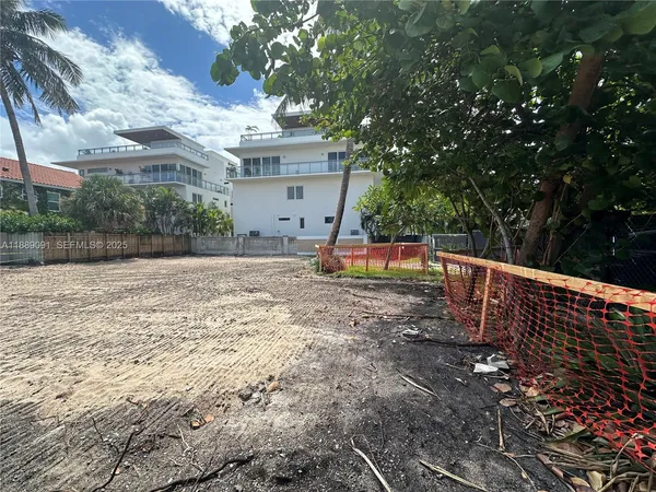 $2,999,000 | 350 Walnut Street, Hollywood, FL 33019