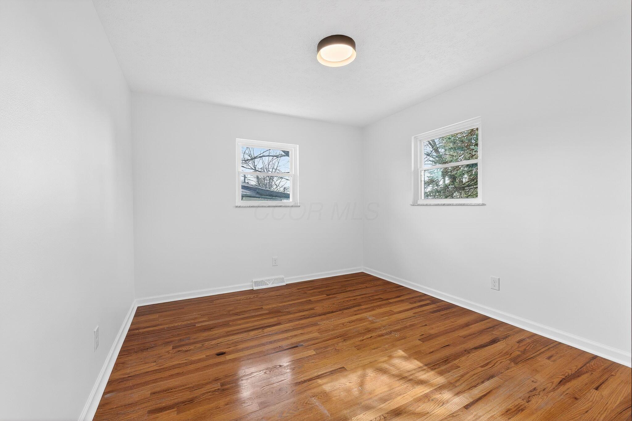 6416 Faircrest Road Columbus, OH 43229 - Photo 12 of 37 6416 Faircrest (Interior)-13