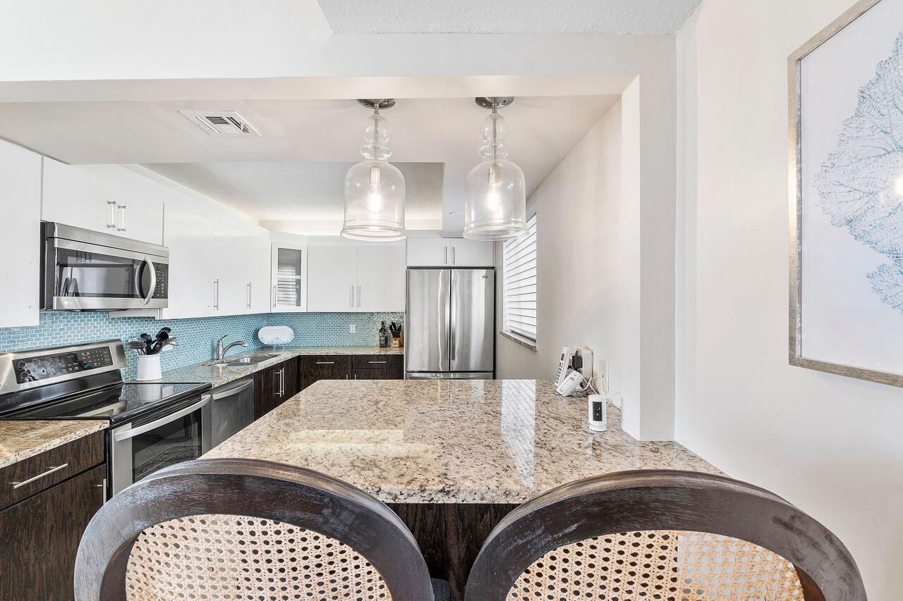 100 Ocean Trail Way, Unit 207 Jupiter, FL 33477 - Photo 12 of 61 100_Ocean_Trail_Way_U207_020