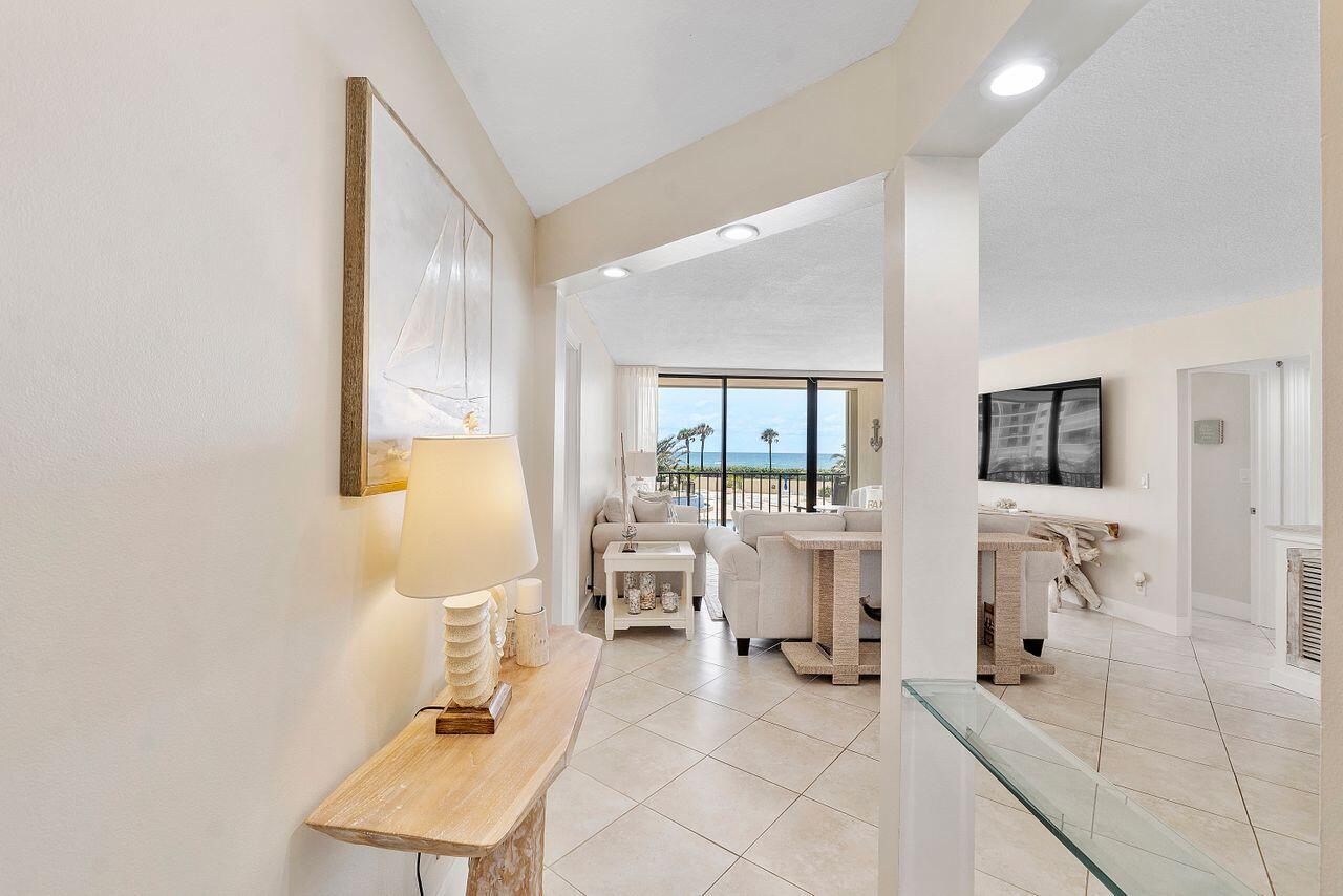 100 Ocean Trail Way, Unit 207 Jupiter, FL 33477 - Photo 4 of 61 100_Ocean_Trail_Way_U207_014