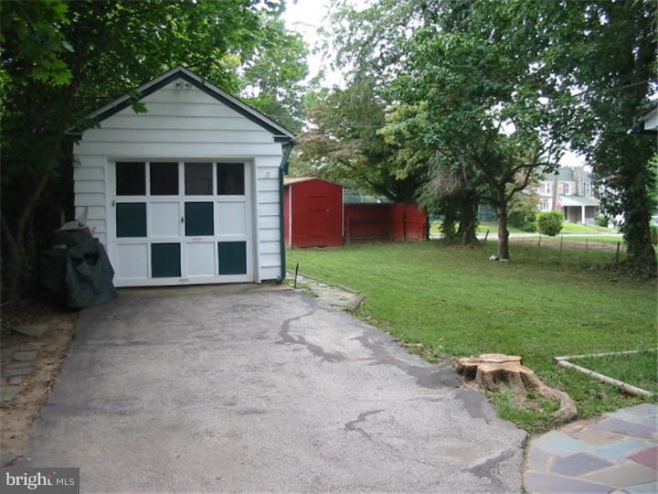 215 South State Road Upper Darby, PA 19082 - Photo 20 of 25 Garage