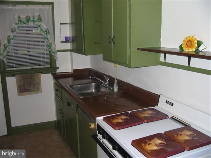 215 South State Road Upper Darby, PA 19082 - Photo 3 of 25 Kitchen