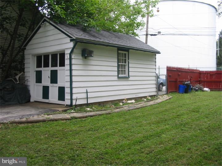 215 South State Road Upper Darby, PA 19082 - Photo 21 of 25 Garage