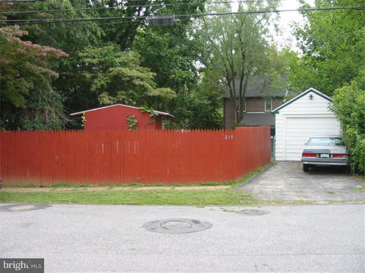 215 South State Road Upper Darby, PA 19082 - Photo 25 of 25 View in Back
