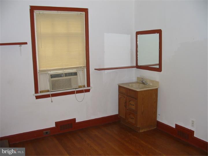 215 South State Road Upper Darby, PA 19082 - Photo 10 of 25 Bedroom 4