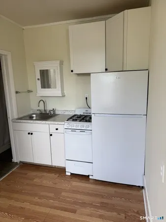 $1,195 | 131 West Main Street, Southington, CT 06479